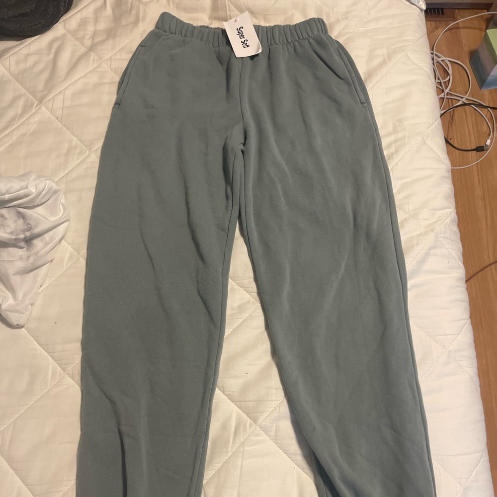 NWT brandy melville sage green rosa soft sweatpants - Picture 2 of 7